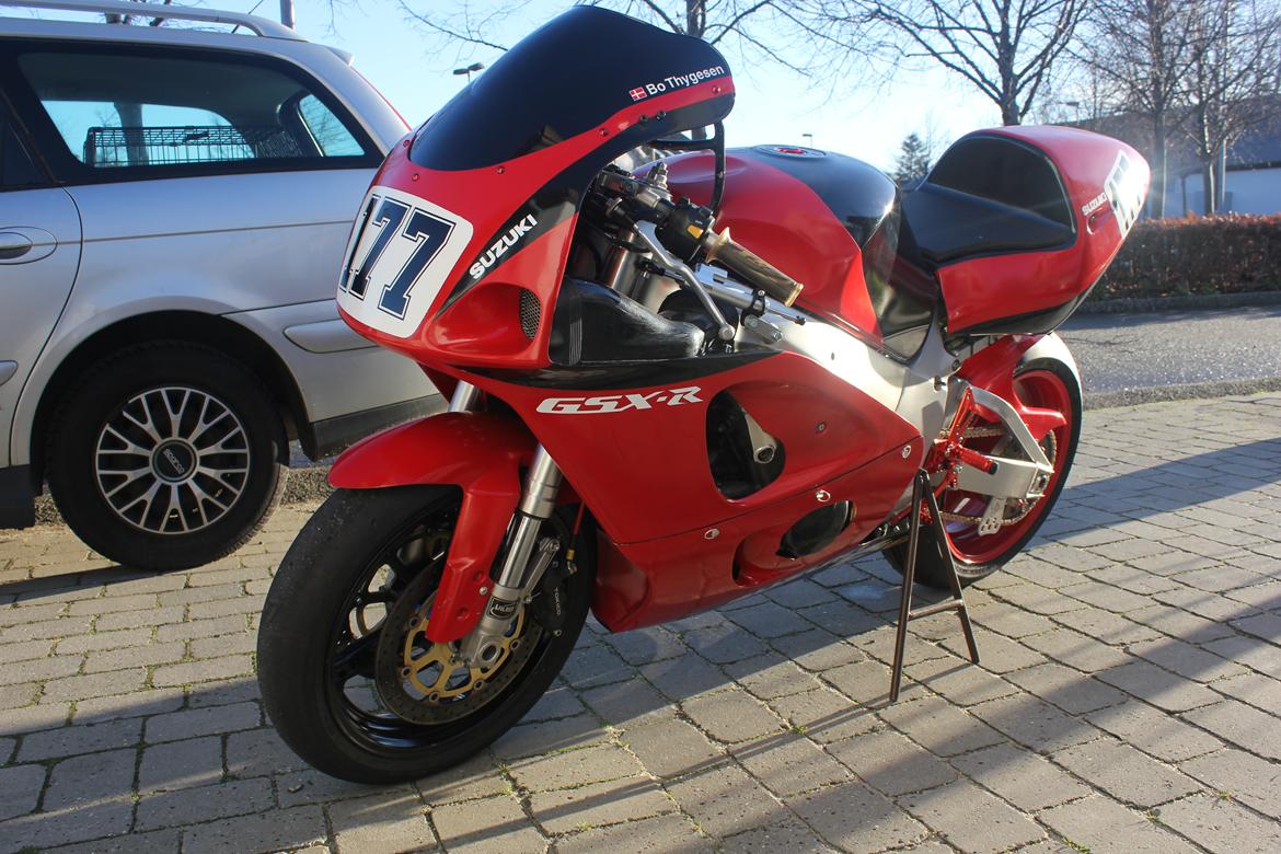 Suzuki GsxR 750 SRAD billede 4