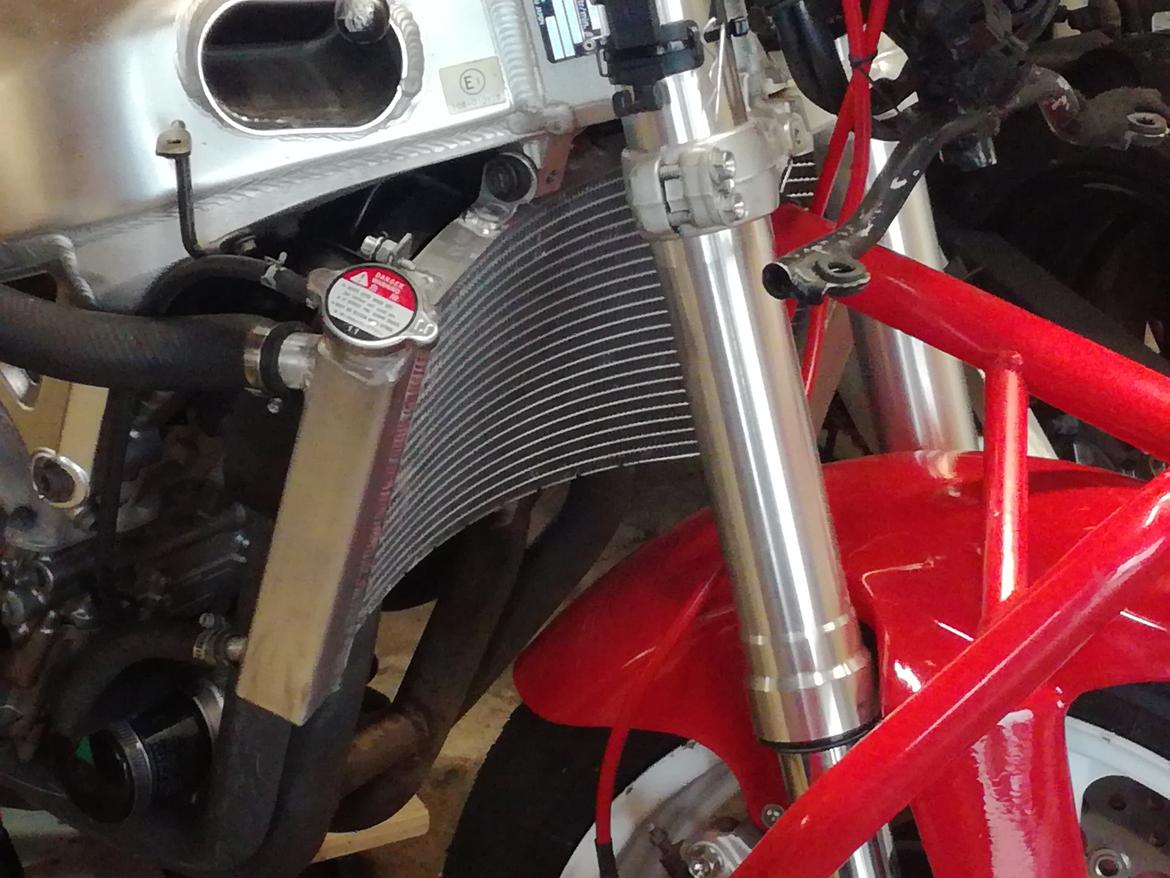 Suzuki GsxR 750 SRAD billede 9