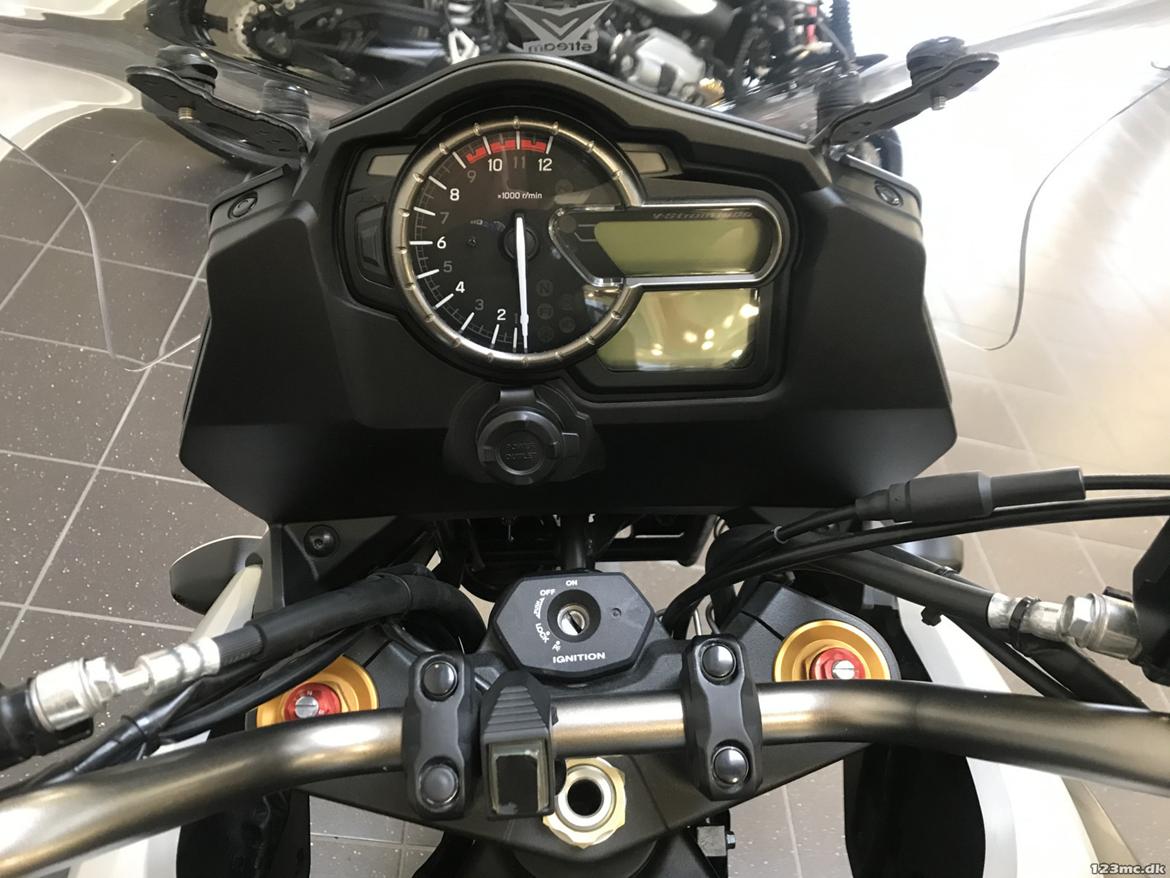 Suzuki DL1000 AL 2014 Totalt skadet. billede 9