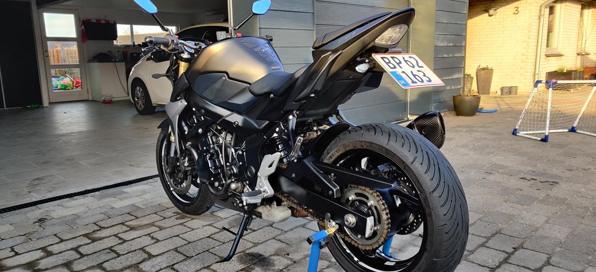 Suzuki GSR 750 AL6 Yoshimura Edition billede 1