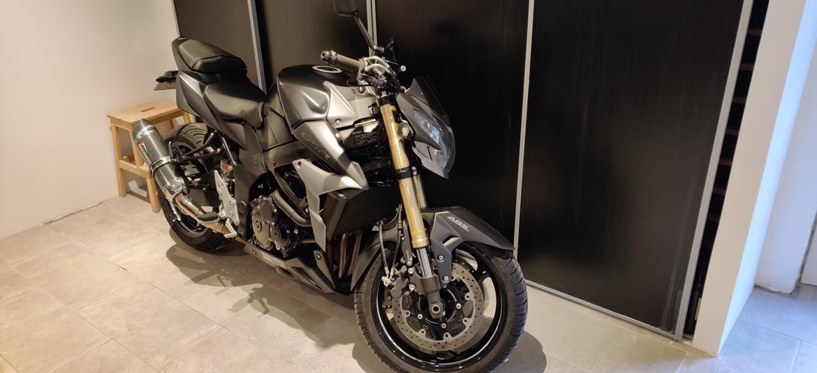 Suzuki GSR 750 AL6 Yoshimura Edition billede 3