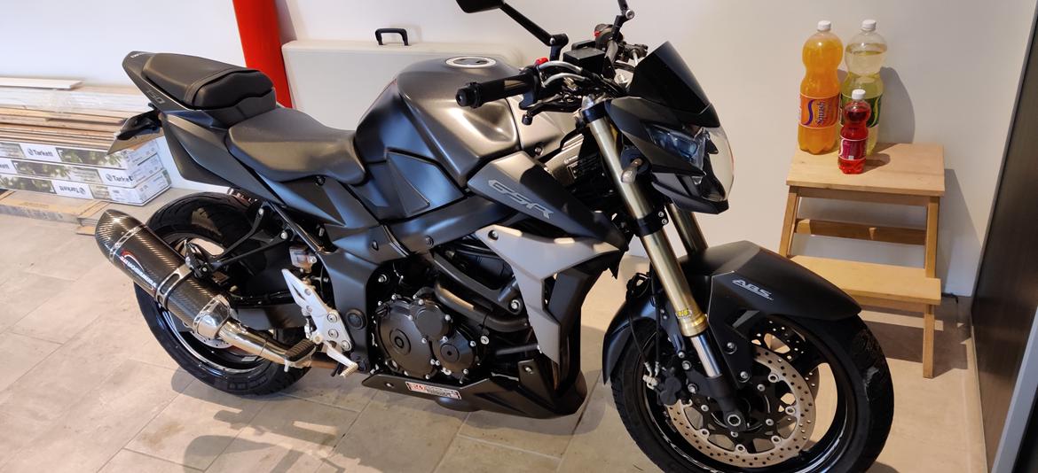 Suzuki GSR 750 AL6 Yoshimura Edition billede 5