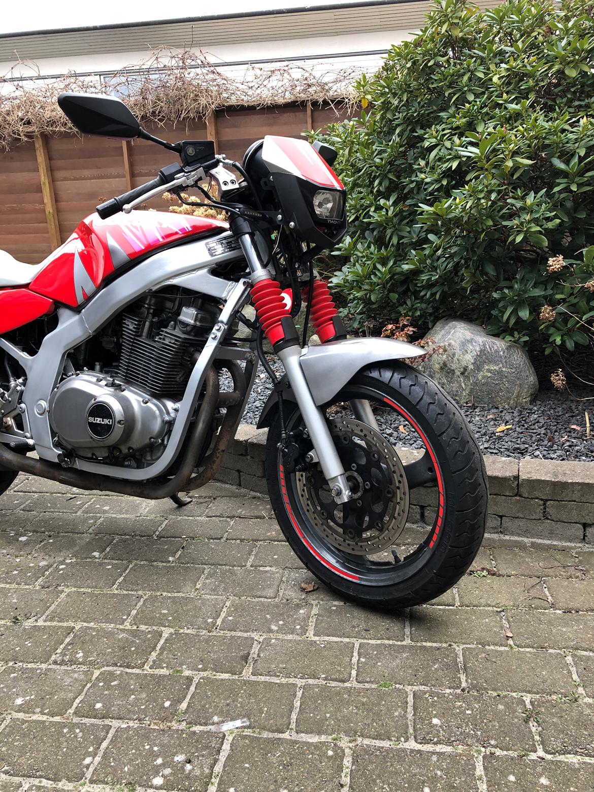 Suzuki Gs 500 e , speciel billede 2