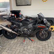 Honda CBR 1000 RR (Baneracer) SOLGT