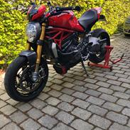 Ducati Monster 1200 S