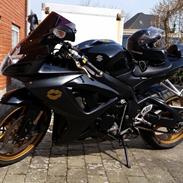 Suzuki gsxr 750