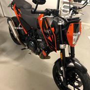 KTM Duke 690 