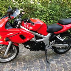 Suzuki sv650s