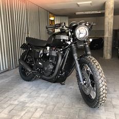 Triumph Bonneville T120 Black