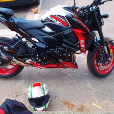 Suzuki GSXS 750 STREET YOSHIMURA +