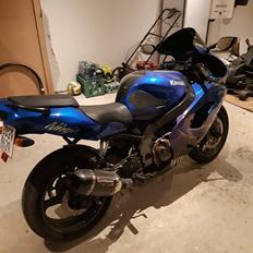 Kawasaki Zx9r *solgt*