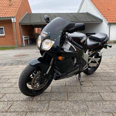 Yamaha yzf 750 r