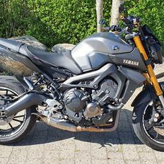 Yamaha MT-09 "SOLGT"