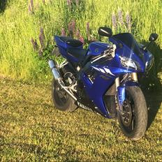 Yamaha YZF R1