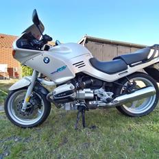 BMW R1100RS