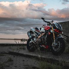 Aprilia Tuono 1000RR Factory