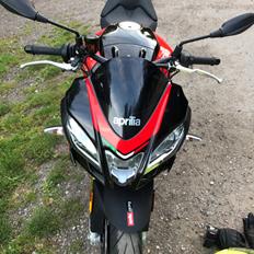 Aprilia Tuono v4 1100 rr