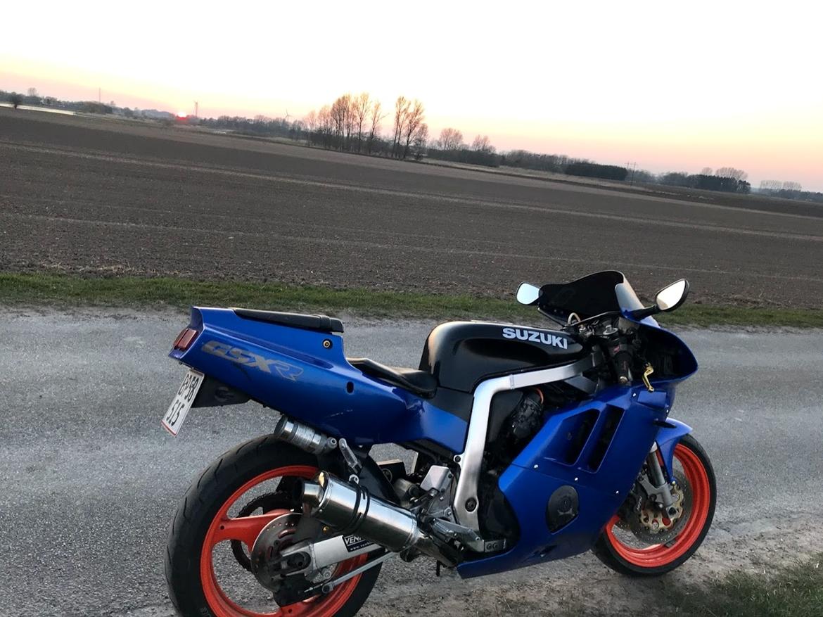 Suzuki GSX-R 400R gk76a billede 8