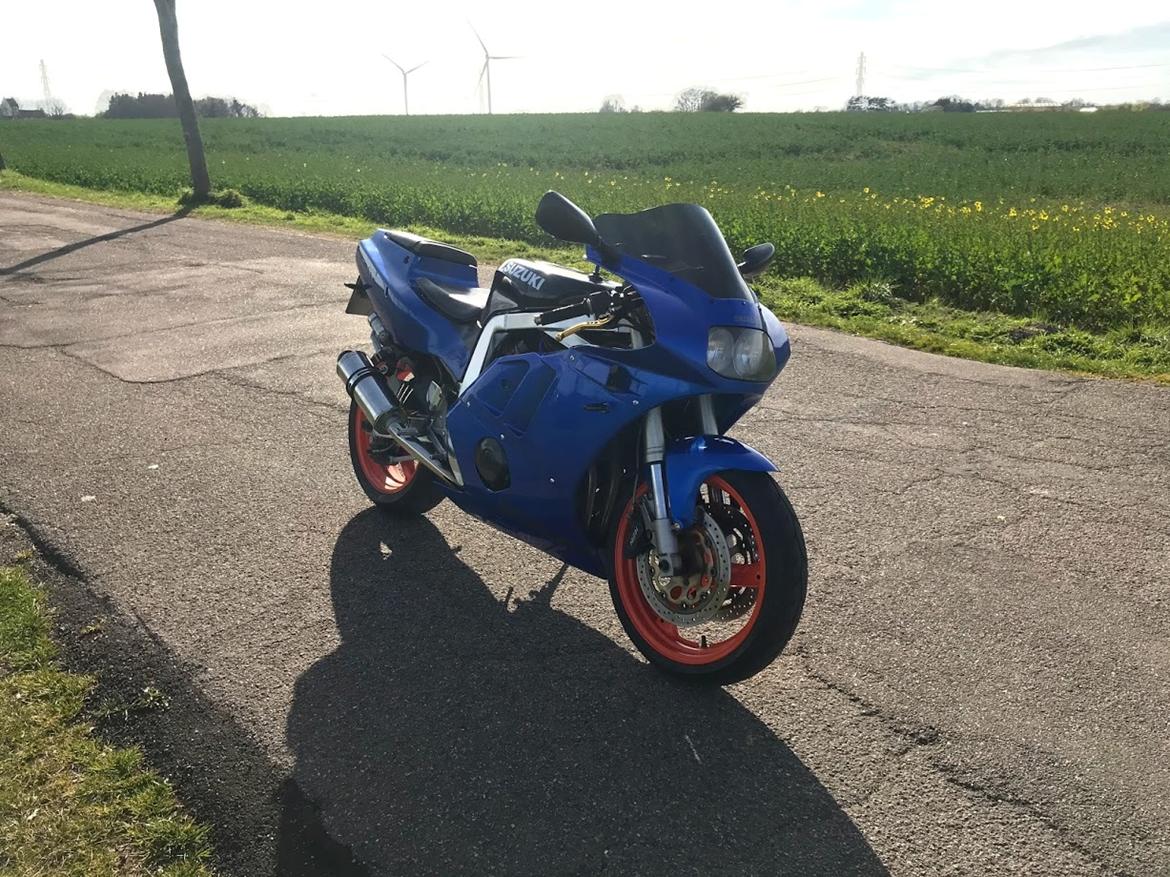 Suzuki GSX-R 400R gk76a billede 6