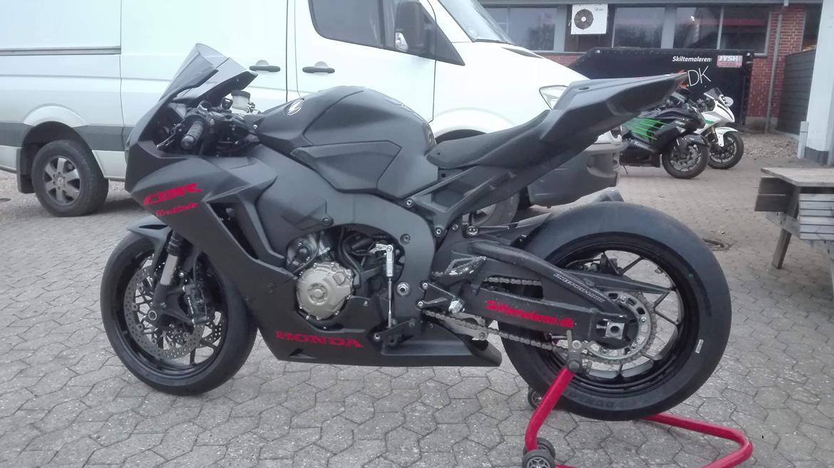 Honda CBR 1000 RR (Baneracer) SOLGT billede 7
