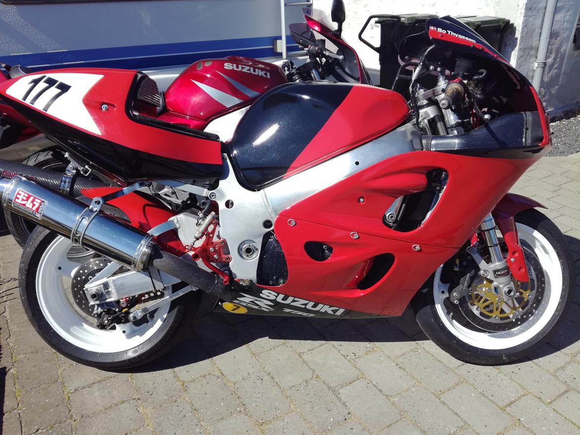 Suzuki GsxR 750 SRAD billede 1