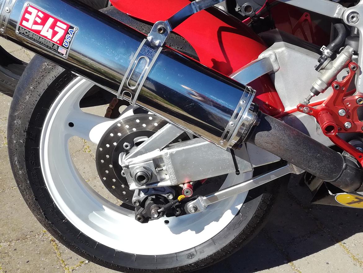 Suzuki GsxR 750 SRAD billede 2