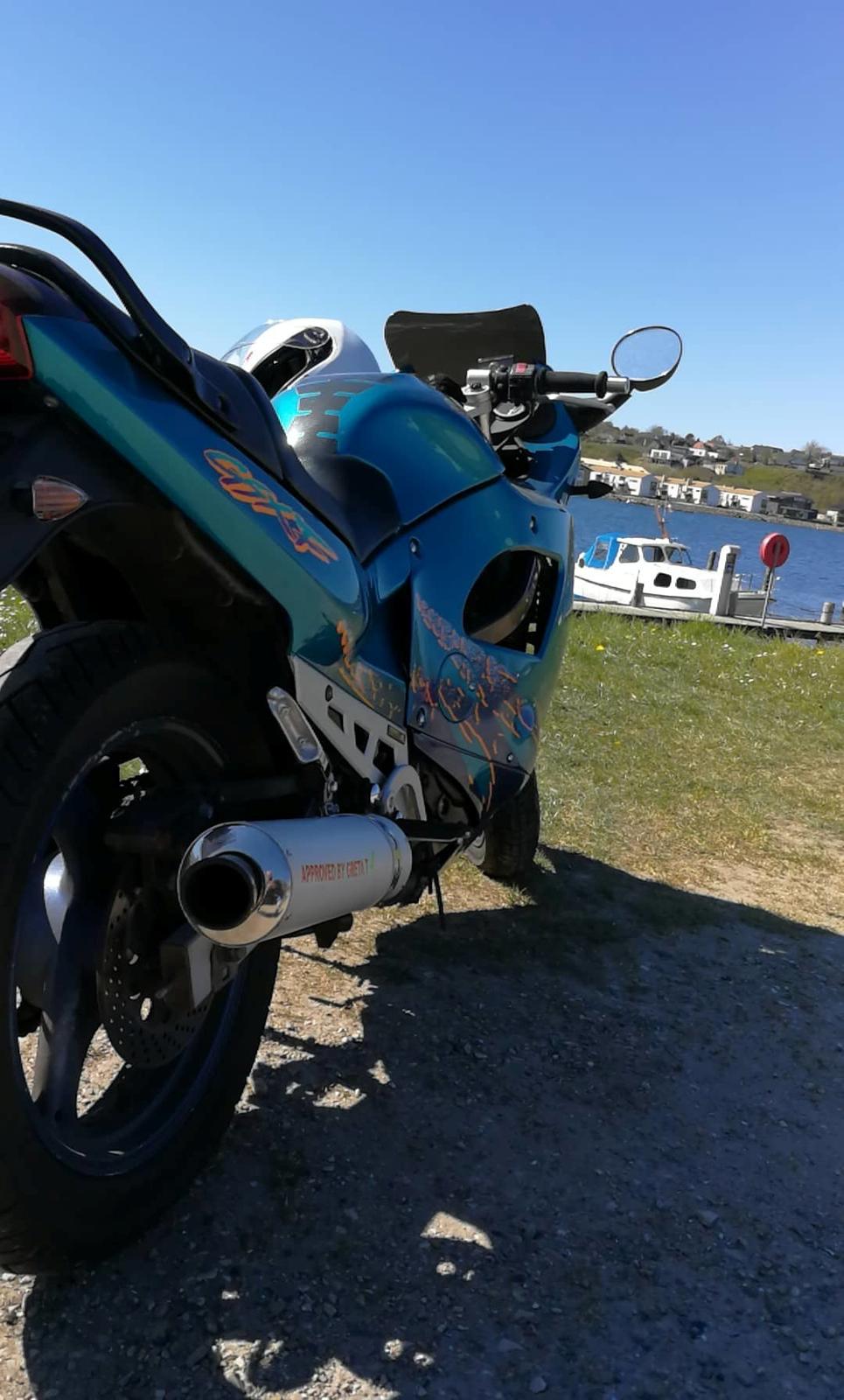 Suzuki GSX 600 F billede 4