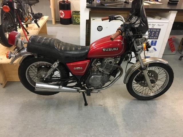 Suzuki GN250 billede 6