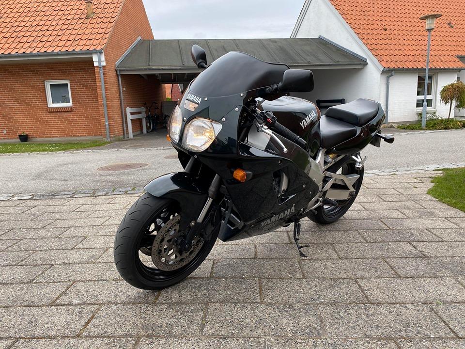 Yamaha yzf 750 r billede 2
