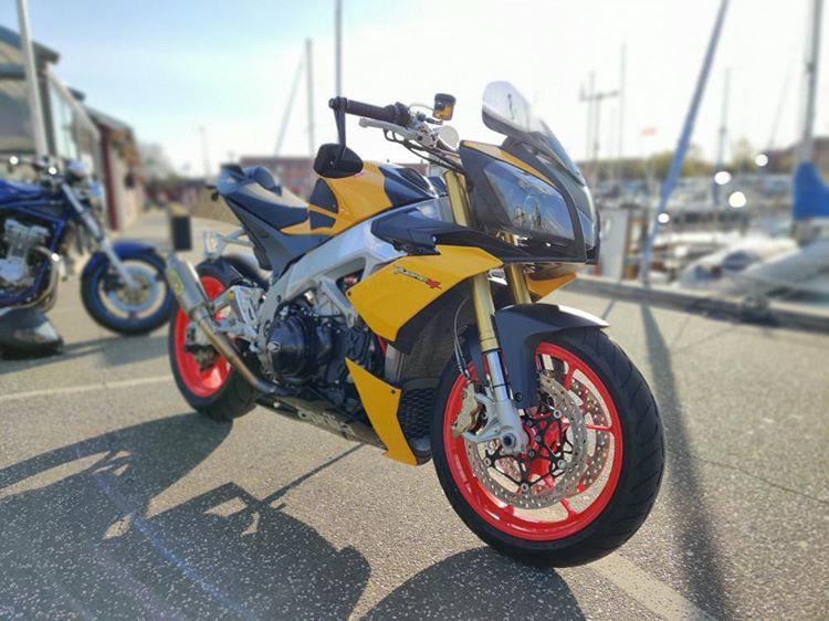 Aprilia V4R billede 1