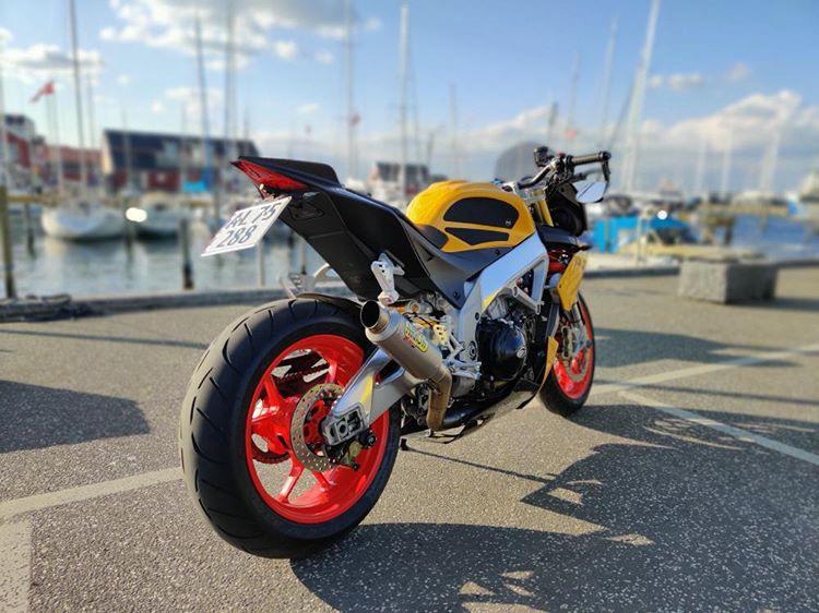 Aprilia V4R billede 2