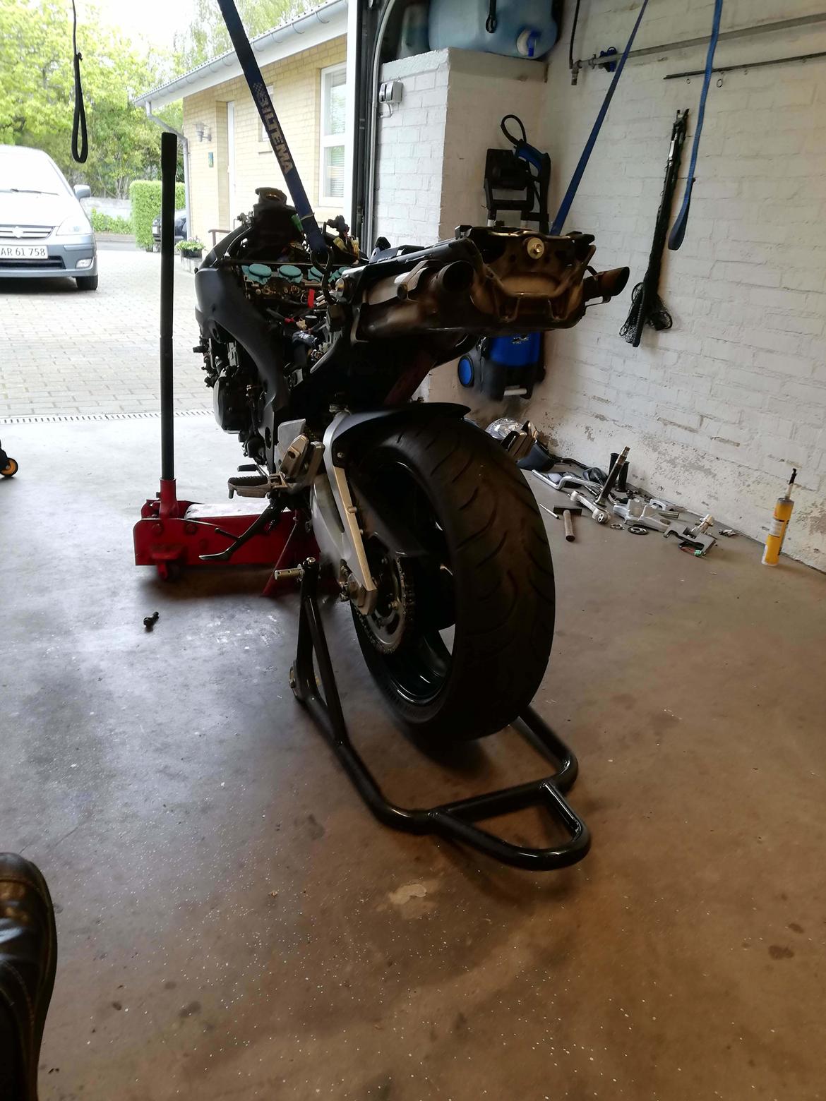 Suzuki GSR 600A billede 10