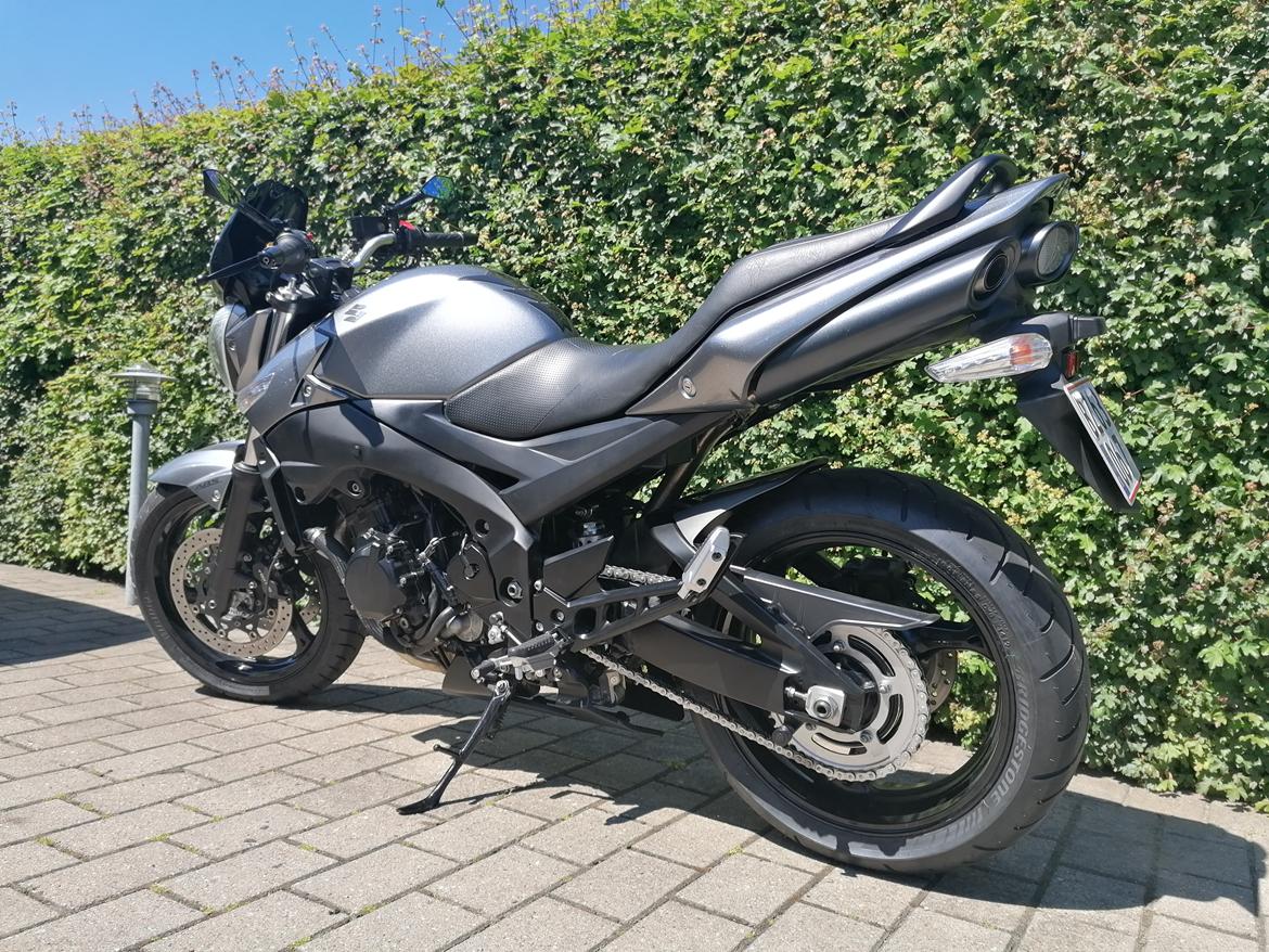Suzuki GSR 600A billede 5