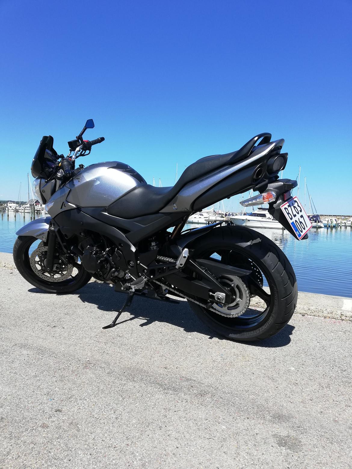 Suzuki GSR 600A billede 3