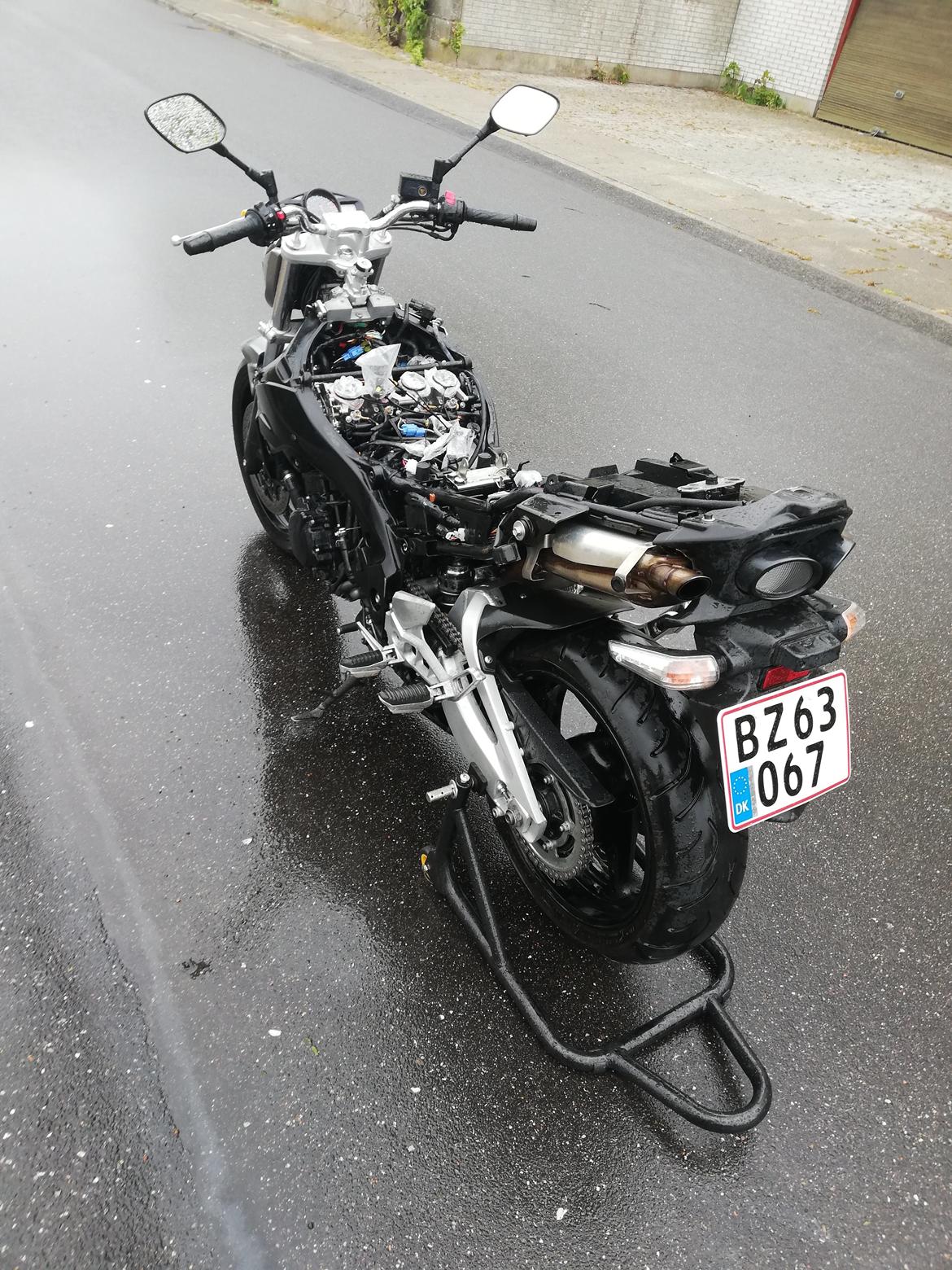 Suzuki GSR 600A billede 7