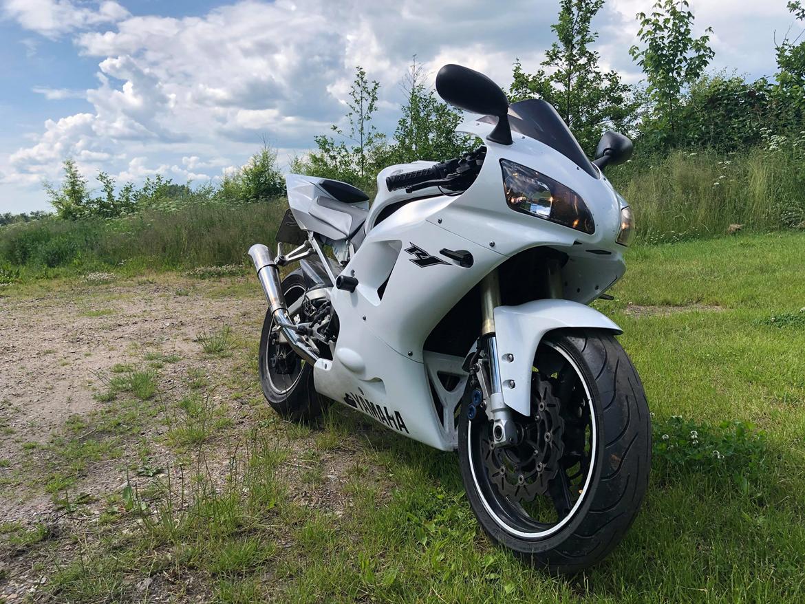 Yamaha R1 billede 5