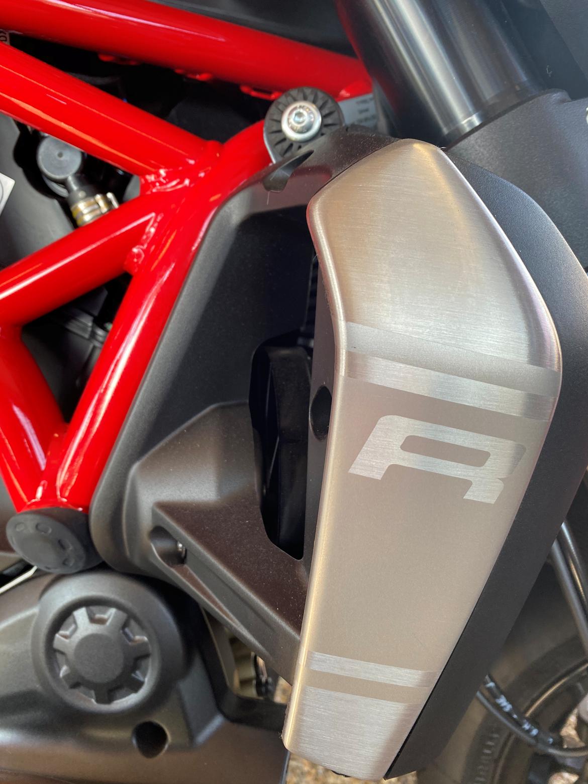 Ducati Monster 1200 R (SOLGT) billede 3