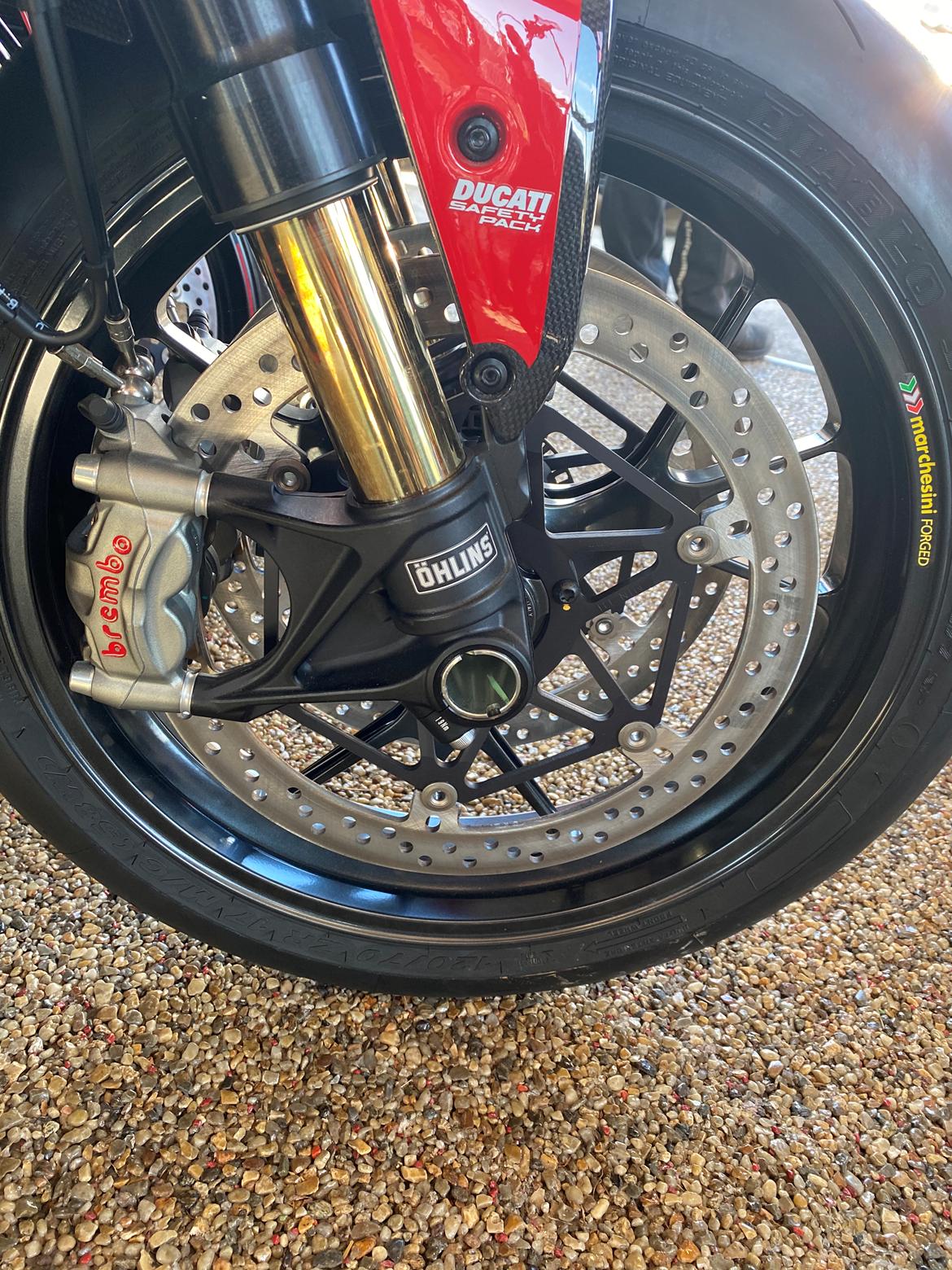 Ducati Monster 1200 R (SOLGT) billede 4