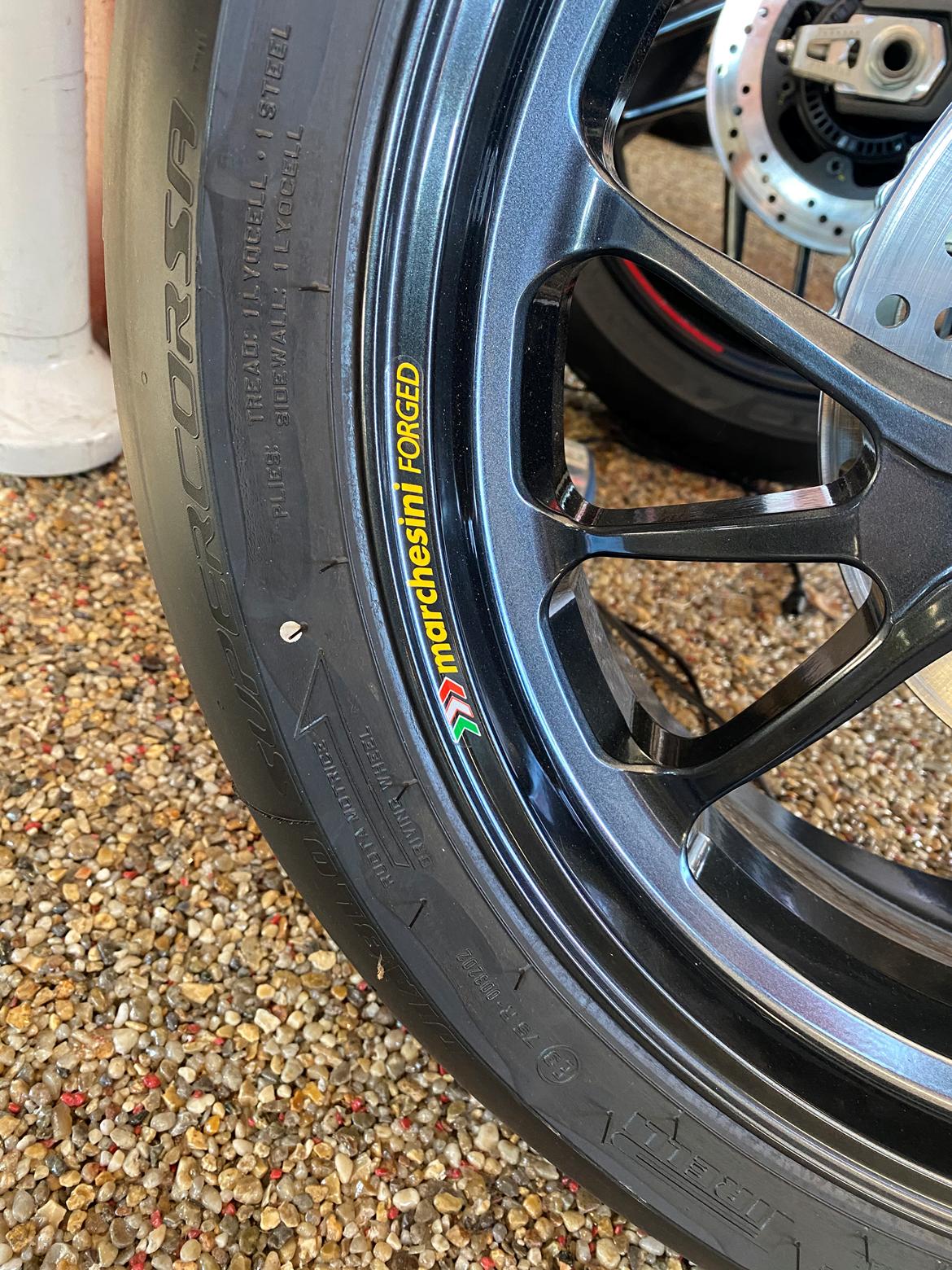 Ducati Monster 1200 R (SOLGT) billede 6