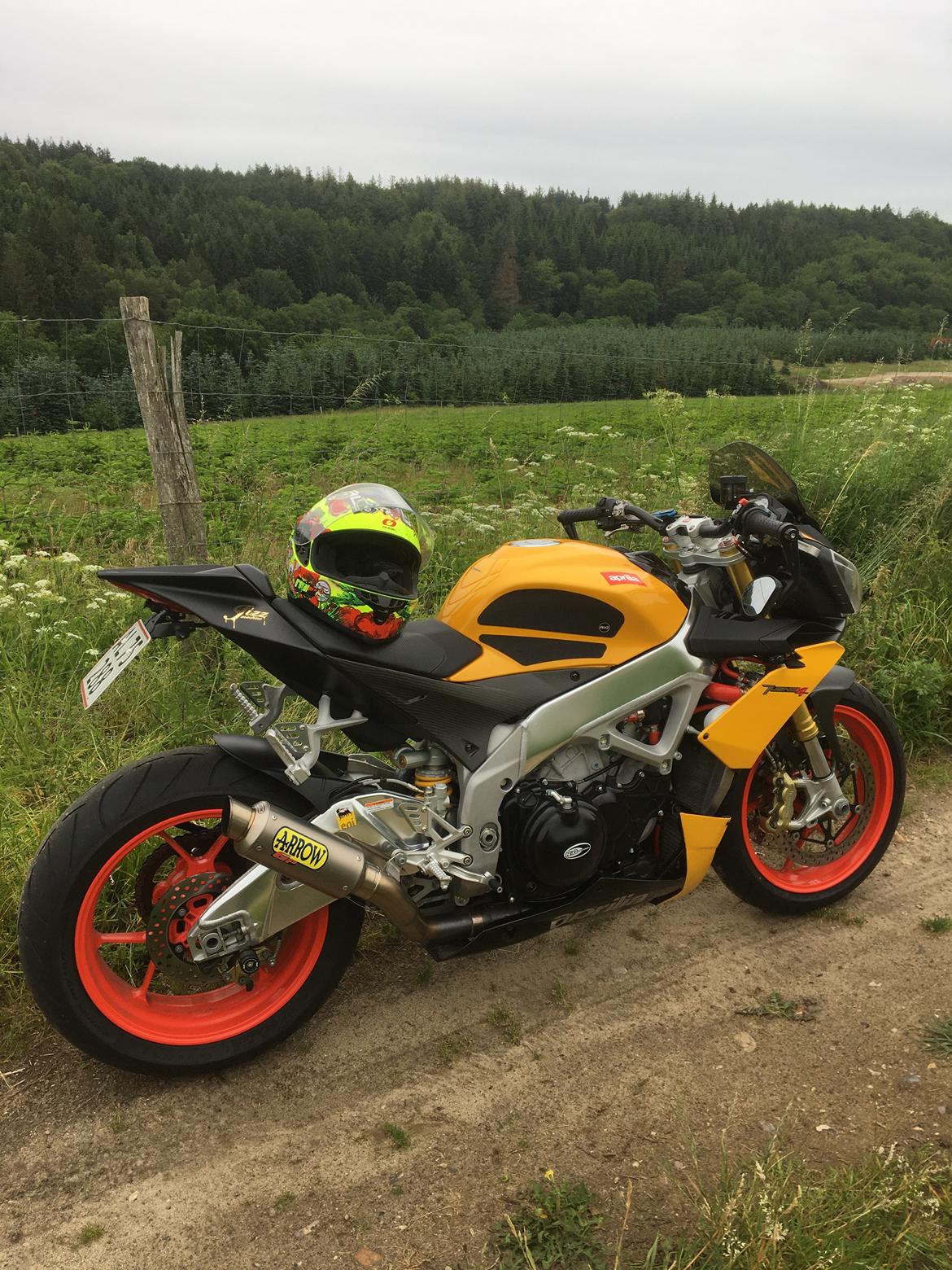 Aprilia V4R billede 8