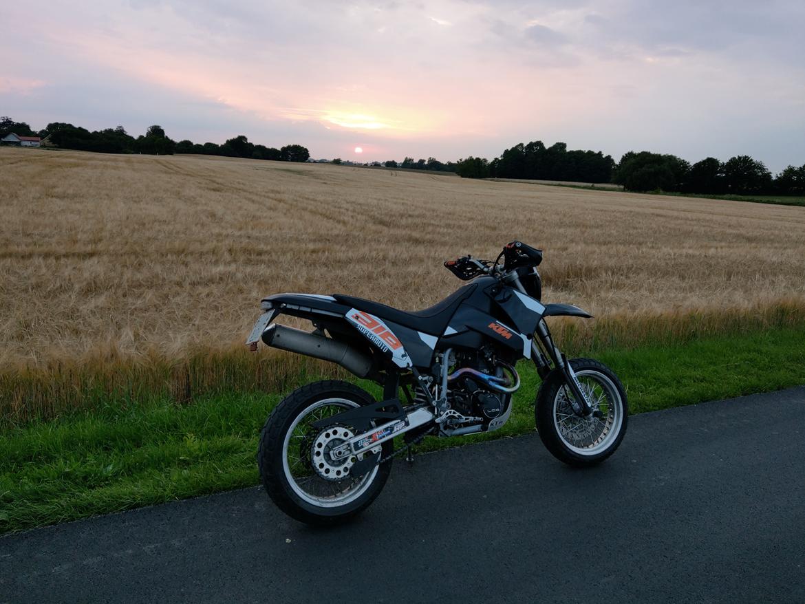 KTM 640 LC4-E Supermoto billede 1