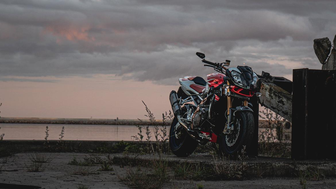 Aprilia Tuono 1000RR Factory billede 2