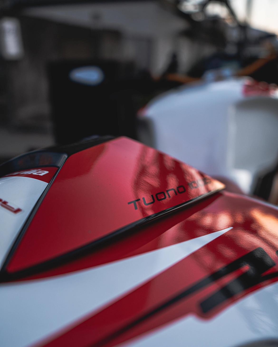 Aprilia Tuono 1000RR Factory billede 15