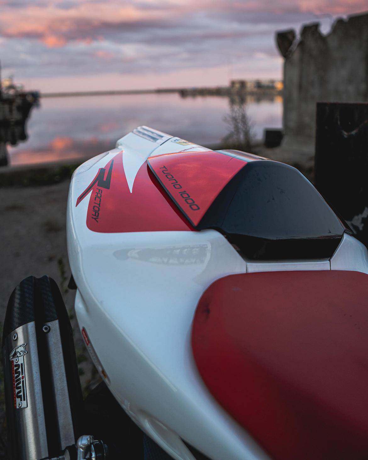 Aprilia Tuono 1000RR Factory billede 7