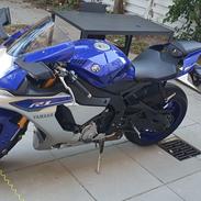 Yamaha R1