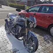 Triumph speed triple 1050