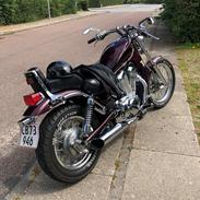 Suzuki Intruder 750