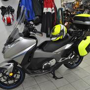 Honda integra 750D