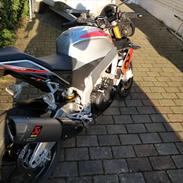 Aprilia Tuono V4 RR