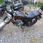 Yamaha SR 250 SE